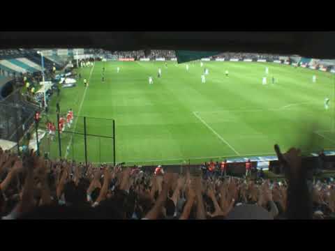 "Con un campeonato volverme a ilusionar y otra vez dos canchas llenar" Barra: La Guardia Imperial &bull; Club: Racing Club