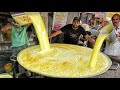 India S Biggest Kadhai Milk In Indore 2 घंटे में 250 लीटर दूध खत्�