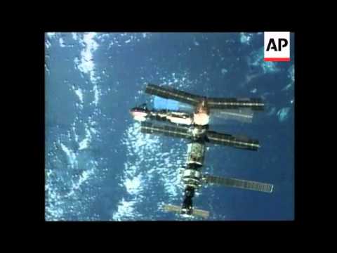 Space/USA - Space Shuttle Mir Undocking