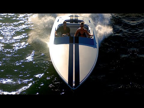 Donzi 22 Classic Shelby GT - Ultimate in styling and total performance.