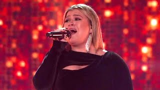 Watch Kelly Clarkson Sing I Will Always Love You at ACM Awards