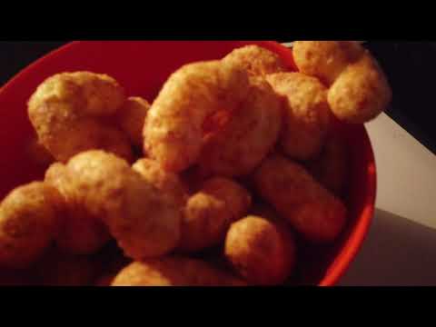 MongoTV_13256 - Del 3 - SPISER SKÅL GIANT PEANUT FLIPS CHIPS EN STORMFULD FREDAG AFTEN