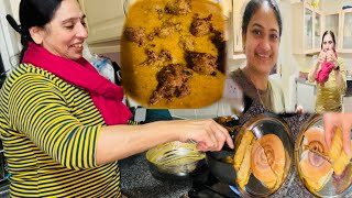 Uttrayan pe banya Lauki kofta ki curry in different style with aunty