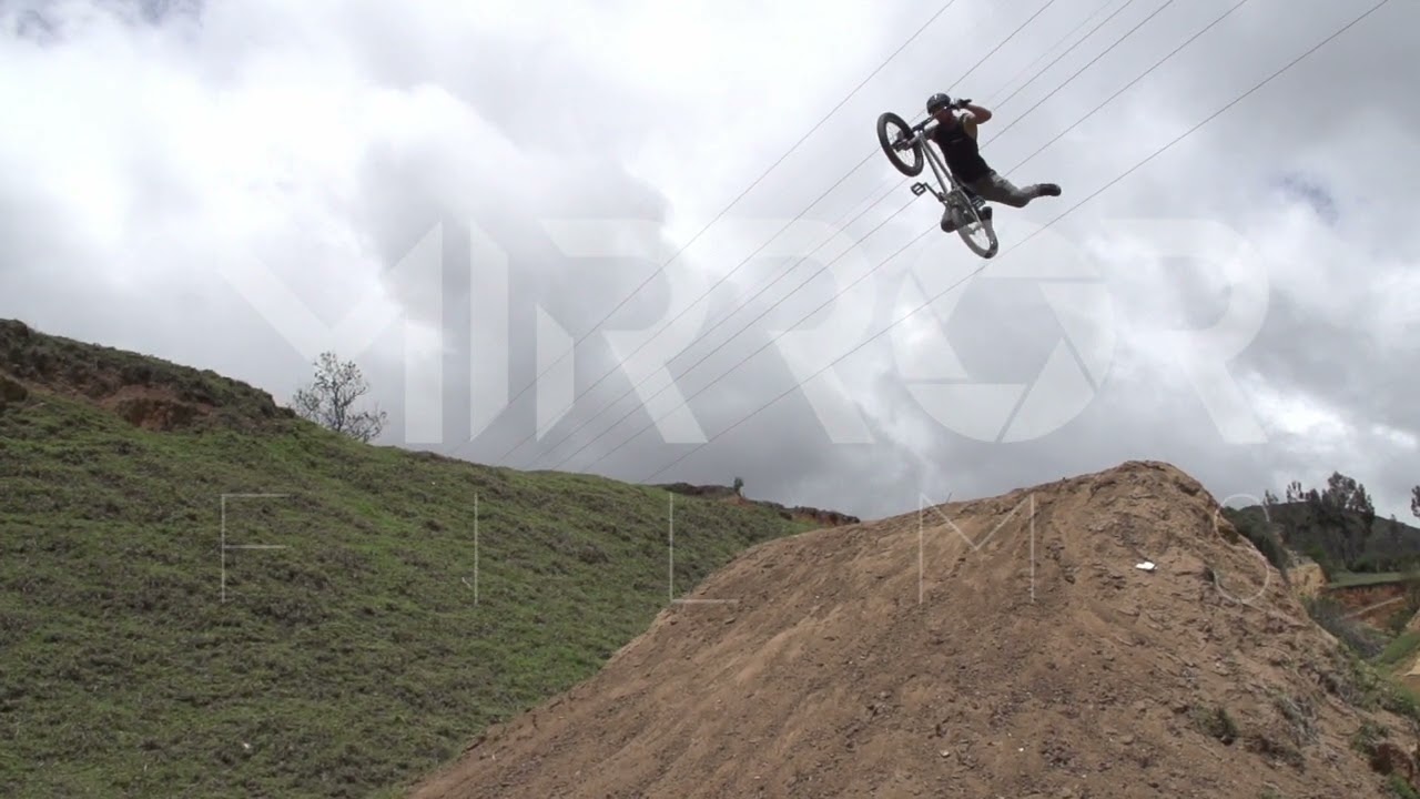 Cámara lenta Dirt Jump BMX