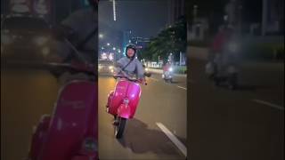 Download lagu Pesona cewe cantik naik vespa #vespa #klasik #cantik #shorts mp3 Download lagu Pesona cewe cantik naik vespa #vespa #klasik #cantik #shorts mp3