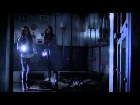 Pretty Little Liars - 5x17: Aria And Spencer Trapped