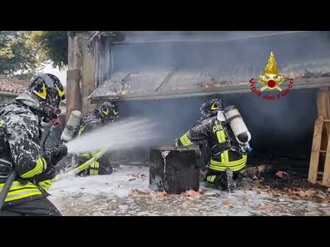 Incendio in un garage in via Del Bosco a Forlì