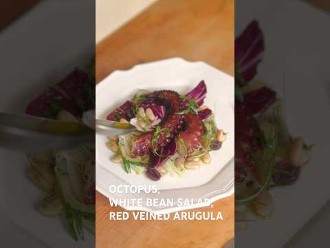 🐙🫘🌿 OCTOPUS, WHITE BEAN SALAD, RED VEINED ARUGULA 🌿🫘🐙 #seafood #asmr #easyrecipes #italianfood