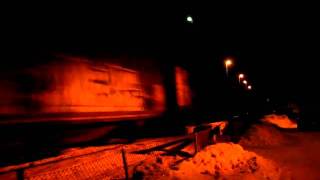 preview picture of video 'Green Cargo freight train from Göteborg passing Norsesund station.'