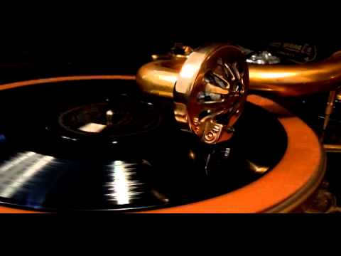 Franz Völker sings "Freundlich blick' ich" Rigoletto