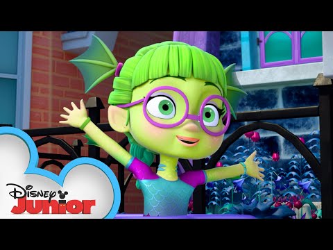 Swampy Splash | Vampirina | @disneyjr