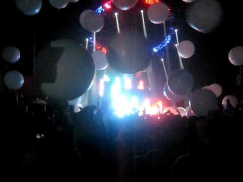 Kaskade Live Dynasty feat. Haley NYC BALLOONS (Roseland Ballroom)