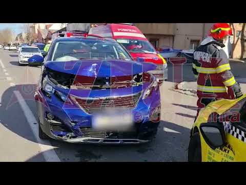 Două persoane rănite într-un accident rutier în municipiul Constanța. Un taxi, implicat