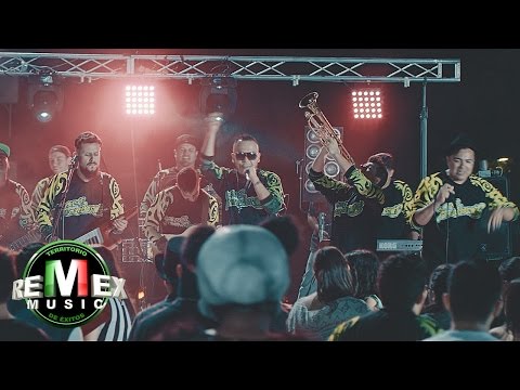 Los Fumancheros - Yo quiero bailar ft. El Pelón del Mikrophone (Video Oficial)