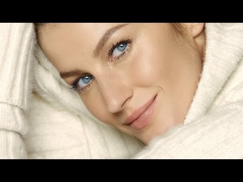 LES BEIGES, the Foundation for a Natural Glow – CHANEL Makeup