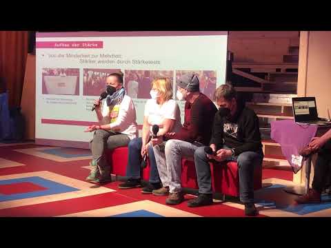 Berliner Krankenhausbewegung am 06.03.2022 am Schauspielhaus Wien, Anja Voigt spricht