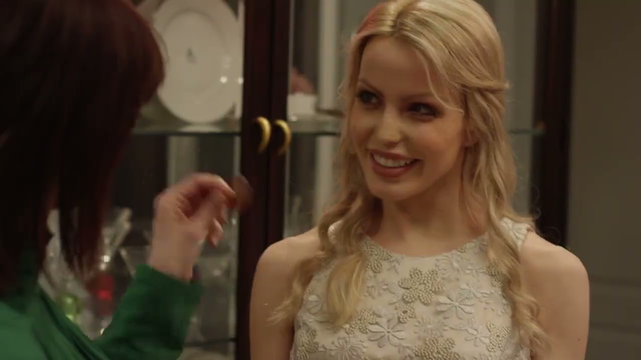 Ivy & Mistletoe Trailer