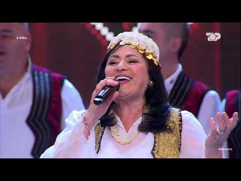 "O sa e bukur kenka Gjyla" – këndon Mukades Çanga - “E Diell”
