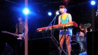 Wendy Leung - French Song (live @ Supermarket)