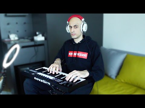 i play the synth for the first time EVER