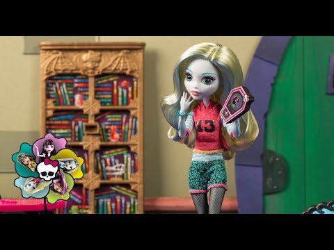 Monster Sitting with Lagoona Blue | Spring Into Action | Monster High