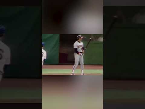 Gaylord Perry's "Super Sinker" AKA Spitball. Reggie Jackson's reaction lol  #baseball