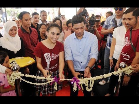 Intip Peresmian Karaoke Ayu Ting Ting di Sini!