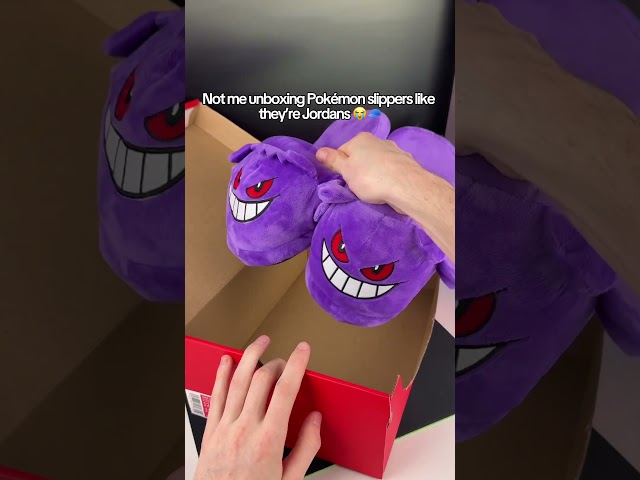 Vídeo relacionado con Pokémon Pantuflas de Pikachu para adultos | Pantuflas unisex con estampado de Pikachu para adultos en amarillo | Zapatillas de casa de piel de Monstruo de Bolsillo | Calzado para dormitorio