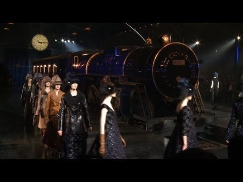 Paris / Louis Vuitton Ready-To-Wear Fall/Winter 2012/13 - fashion show