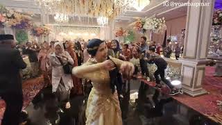 Download lagu Flash Mob Wedding Party Seru | Rungkad, Yogja Istimewa, Anak Sekolah & No Comment | by Yoan Baspinar mp3