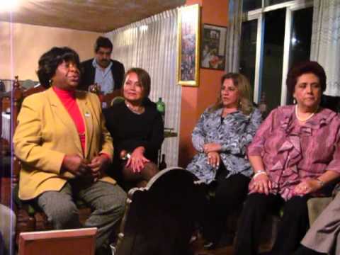 El Parcito de visita en casa de Óscar Avilés. En el video canta Lucy Avilés y Rosita Guzmán.