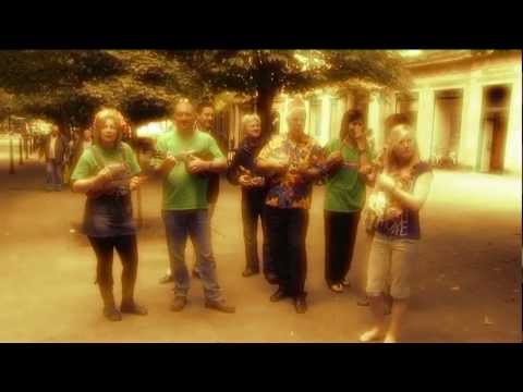 Five foot two medley by Ukeholics and friends