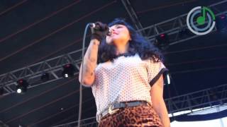 Mon Laferte Flor de amapola Festival Central