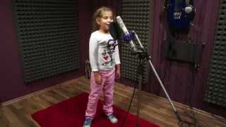 Маленькая девочка классно поет под дабстеп - Видео онлайн