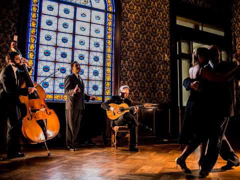 Estilo Re Fa Si  - En la vía.