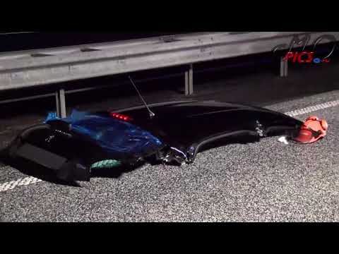 Lkw blockiert Autbahn