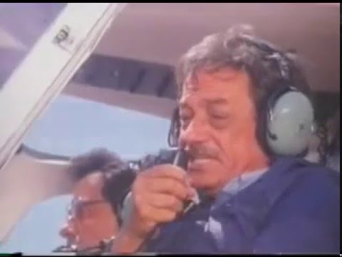 05 La Camioneta Gris