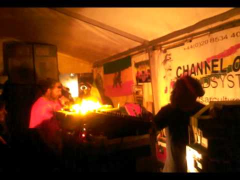 CHANNEL-ONE-SOUND-SYSTEM   PLAYING  SISTER  RASHEDA  HEAR MY  CRY  HARLESDEN  SAT19 sept09