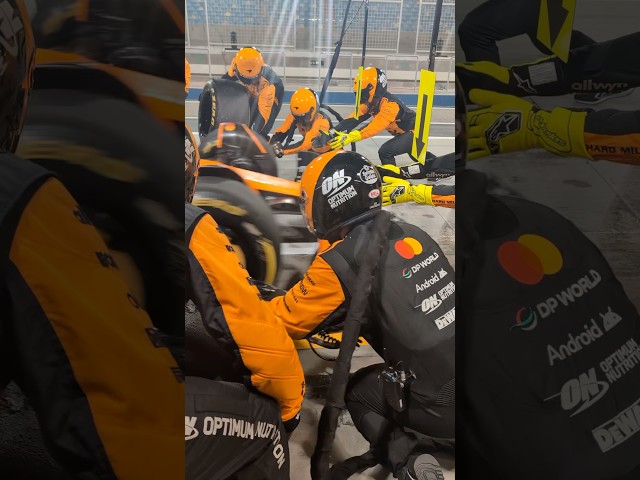 Vídeo relacionado con Pit Crew para los amantes de los coches de carreras Pit-Stop Crew Mecánica Camiseta Manga Raglan