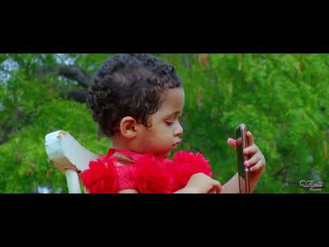 Charishma Cake Smash