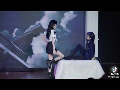 Wang yi ♥️🥰 zhou shiyu dance performance on stage #snh48 #wangyi #zhoushiyu #teamhii #cute