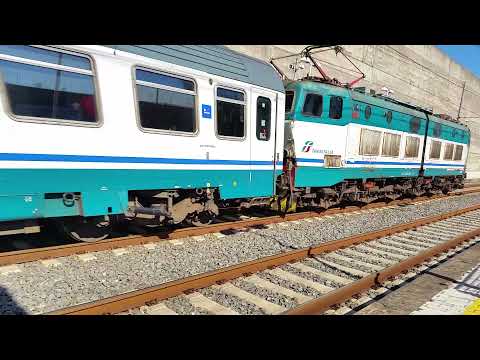 IC Siracusa - Messina con E656 in transito a Catania Cannizzaro