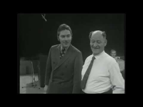 Mayo man dances a reel with fleet of foot and a unique style