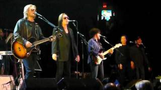 Hall &amp; Oates - Grand Finale! Love Train - Last Call @ The Spectrum - Philadelphia, PA - 10/23/09