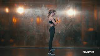 SUMO SQUAT