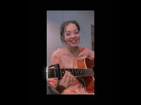 Hino CCB - 441 Eu sou um Cordeirinho - Emaiara Gomes