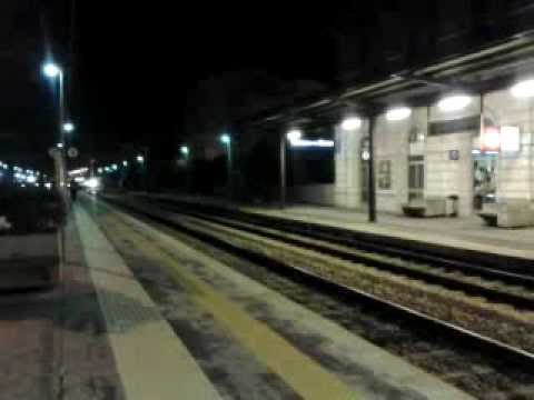 IC533 in arrivo a Falconara M.ma (AN), E444r