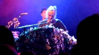 Mates of State - Maracas (live in LA @ El Rey 11.08.11)