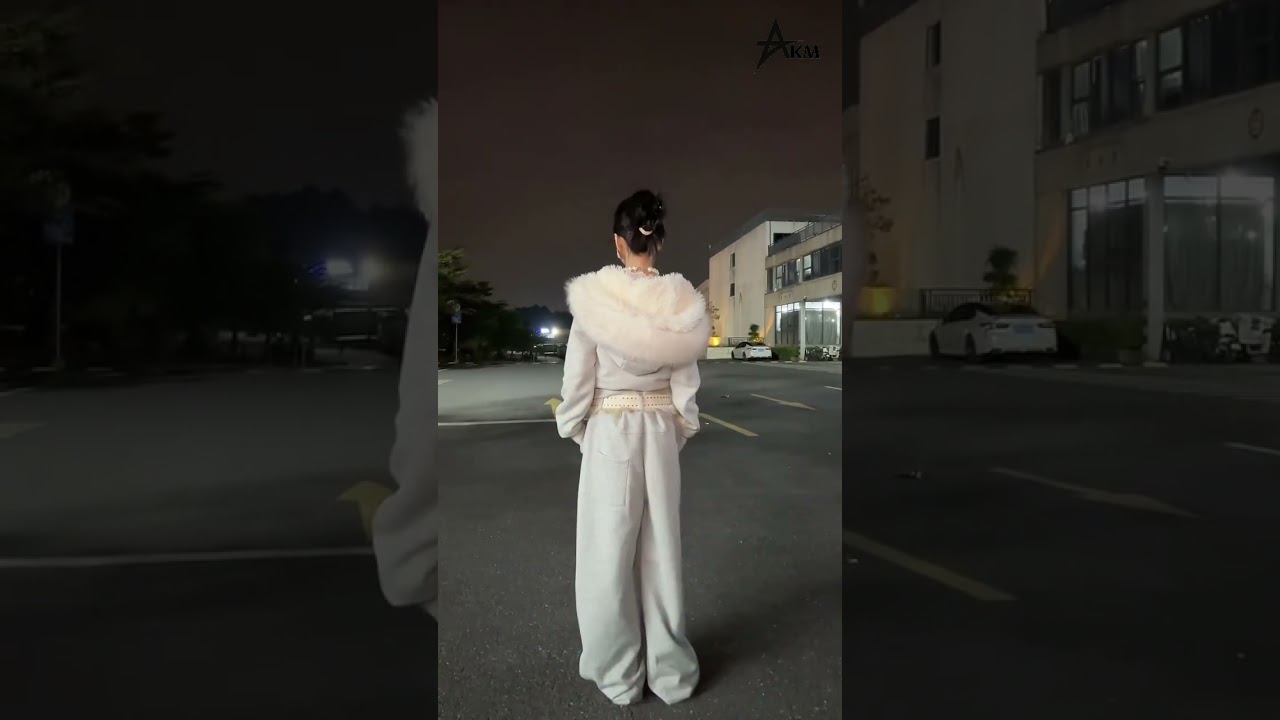 【24s Dec.】Slanted Collar and Plush Fur Collar Hoodie