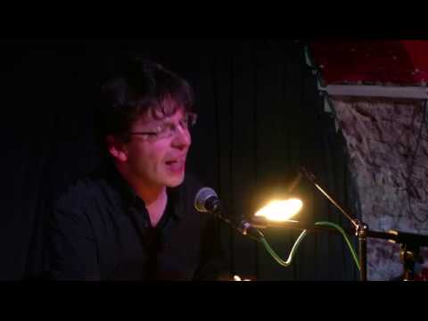 Feinstaub-Interview - Uli Höhmann "Und ...? Sit-down-Comedy"